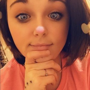 Meet your Posher, Courtney